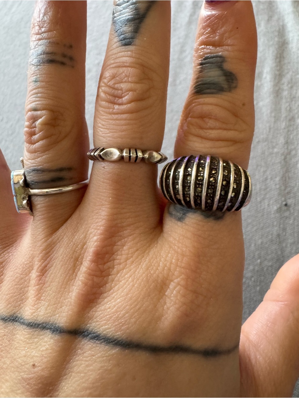 Sterling Silver Vintage Ribbed Marcasite Dome Ring - Picture 1 of 6